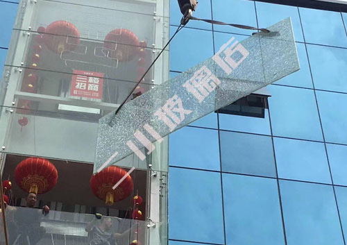 商場(chǎng)觀光電梯玻璃